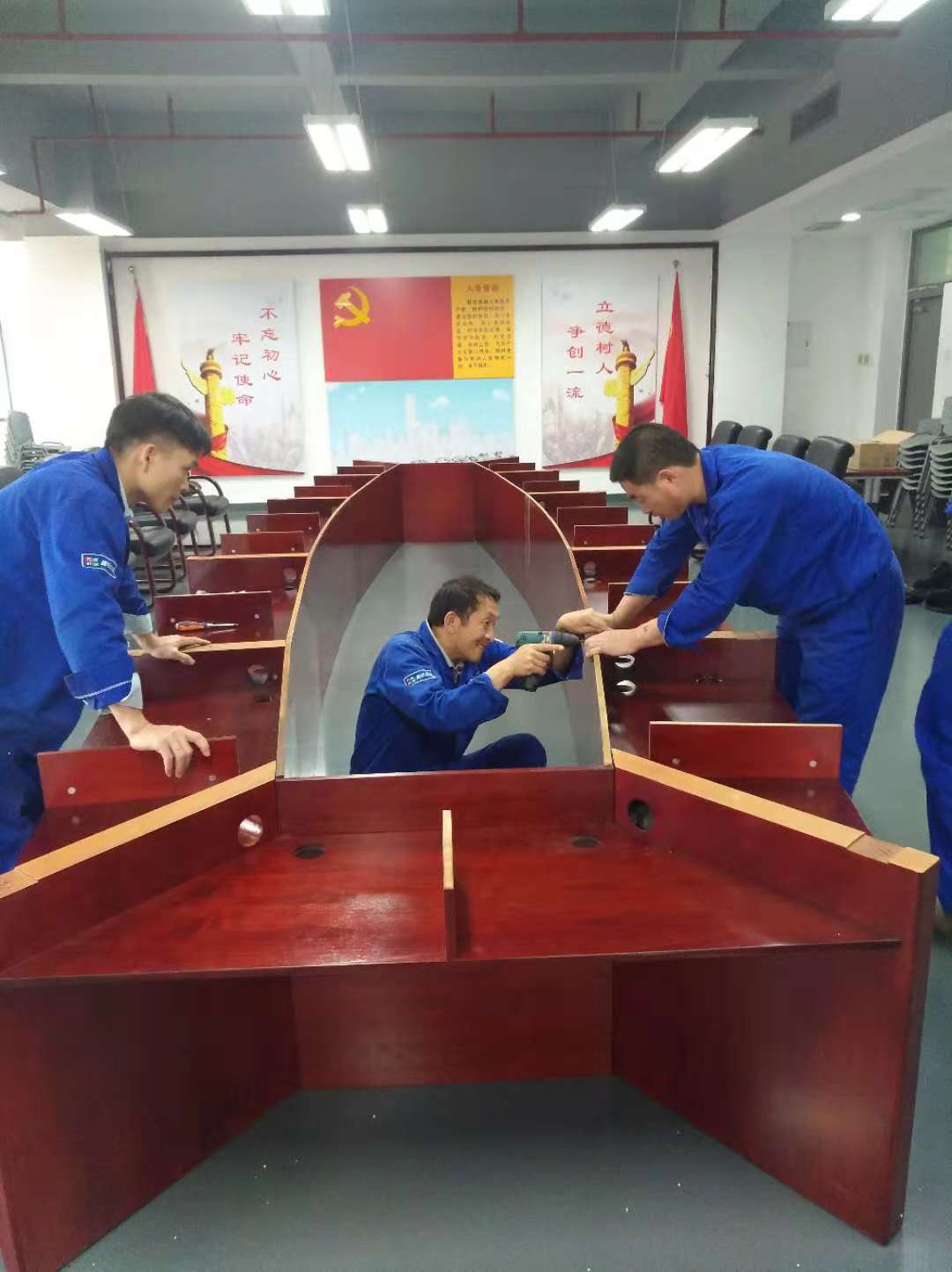 亚星娱乐搬家公司告诉你拆除家具的方法！